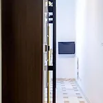 Kamchu Apartments: Piazza Bologna