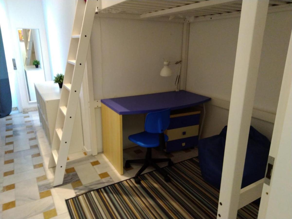 Kamchu Apartments: Piazza Bologna Pensión *